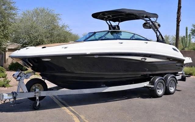 2015 Sea Ray 240 Sundeck