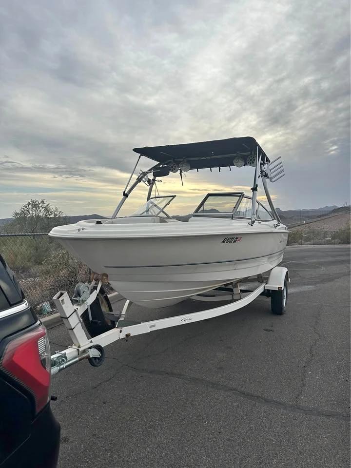 2000 Bayliner Capri 2150