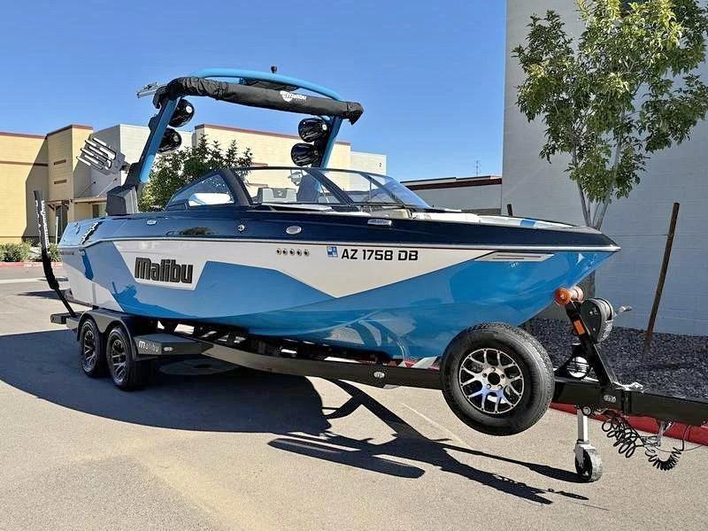 2021 Malibu 23 LSV
