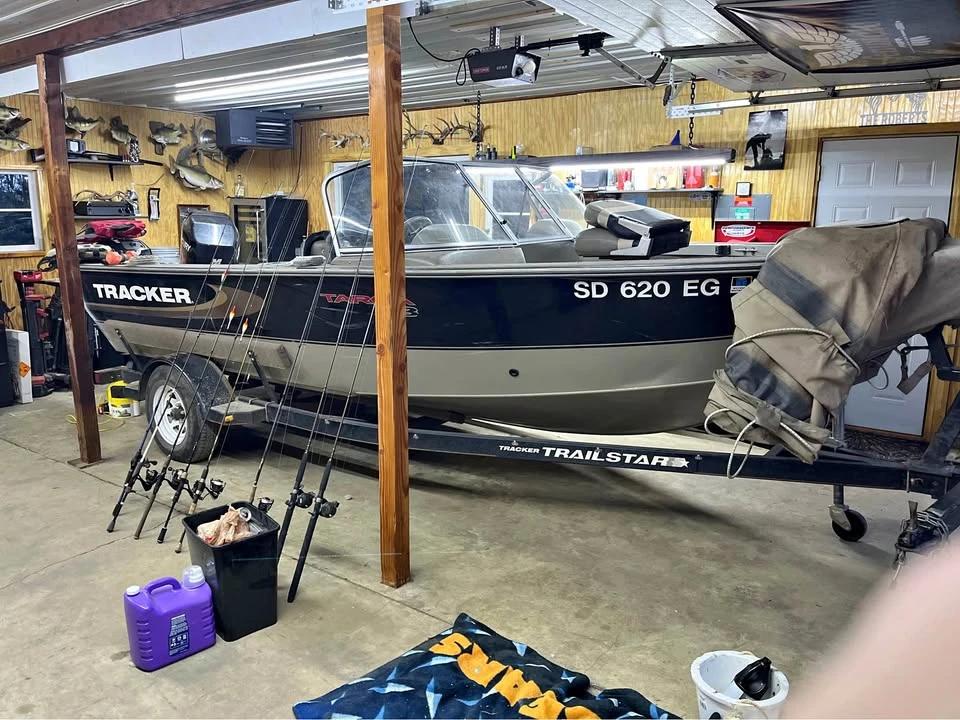 2001 Tracker Targa 18