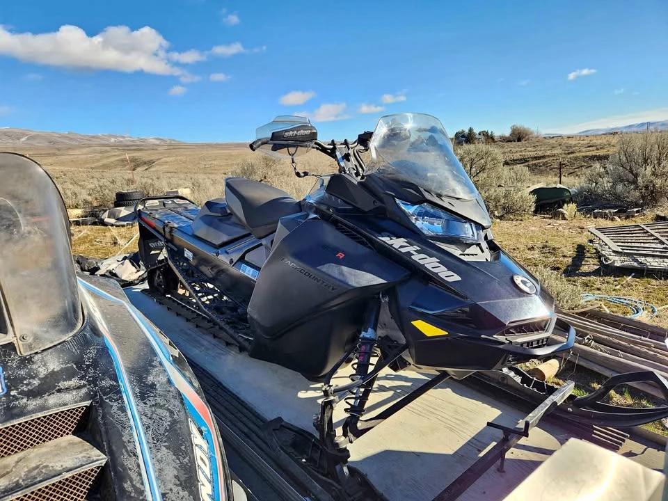 2023 Skidoo snowmobile