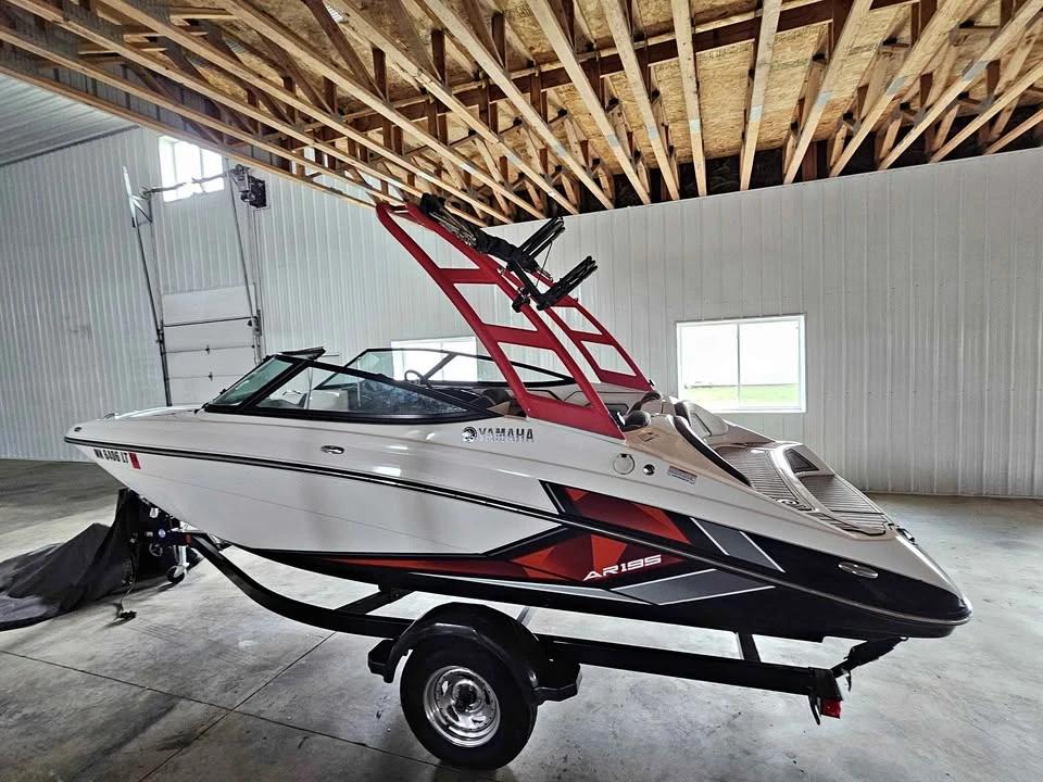 2018 Yamaha AR195