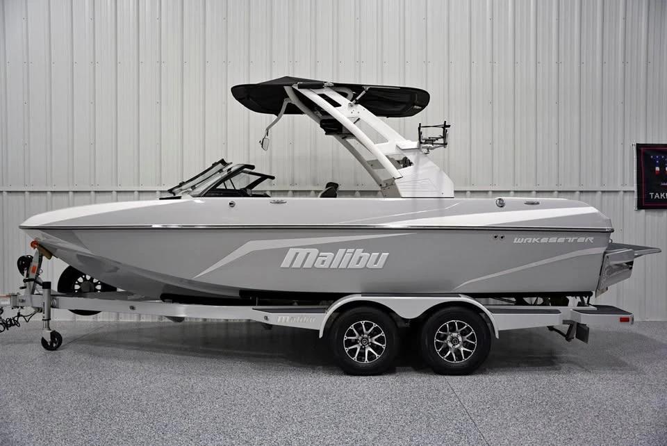 2020 Malibu 21 VLX