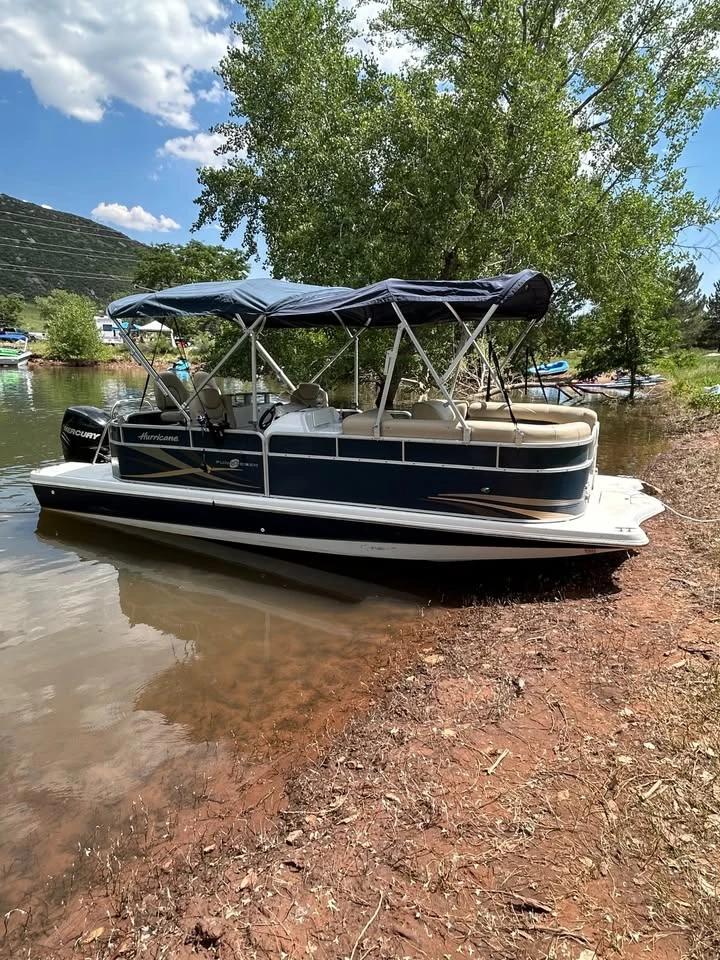2015 Hurricane FunDeck 236 WB OB