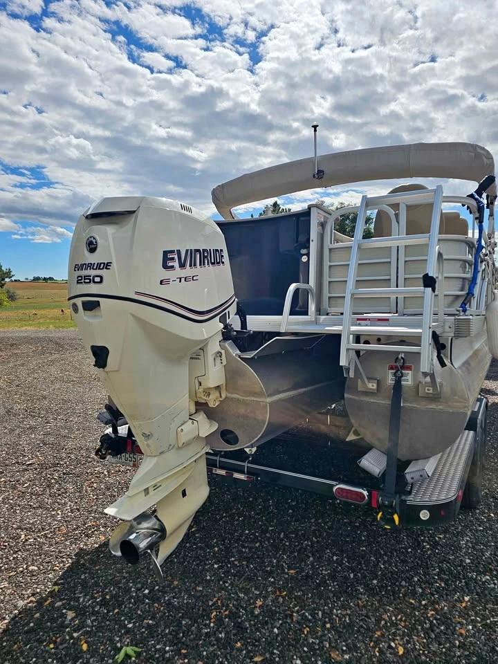 2013 Bennington 2275 GS Tritoon