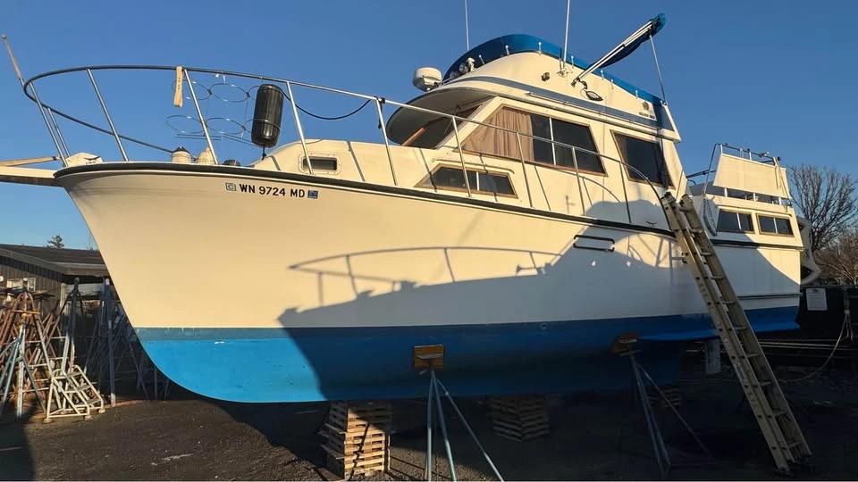 1986 Golden Star 32 Sundeck Trawler Golden Star 32 Sundeck