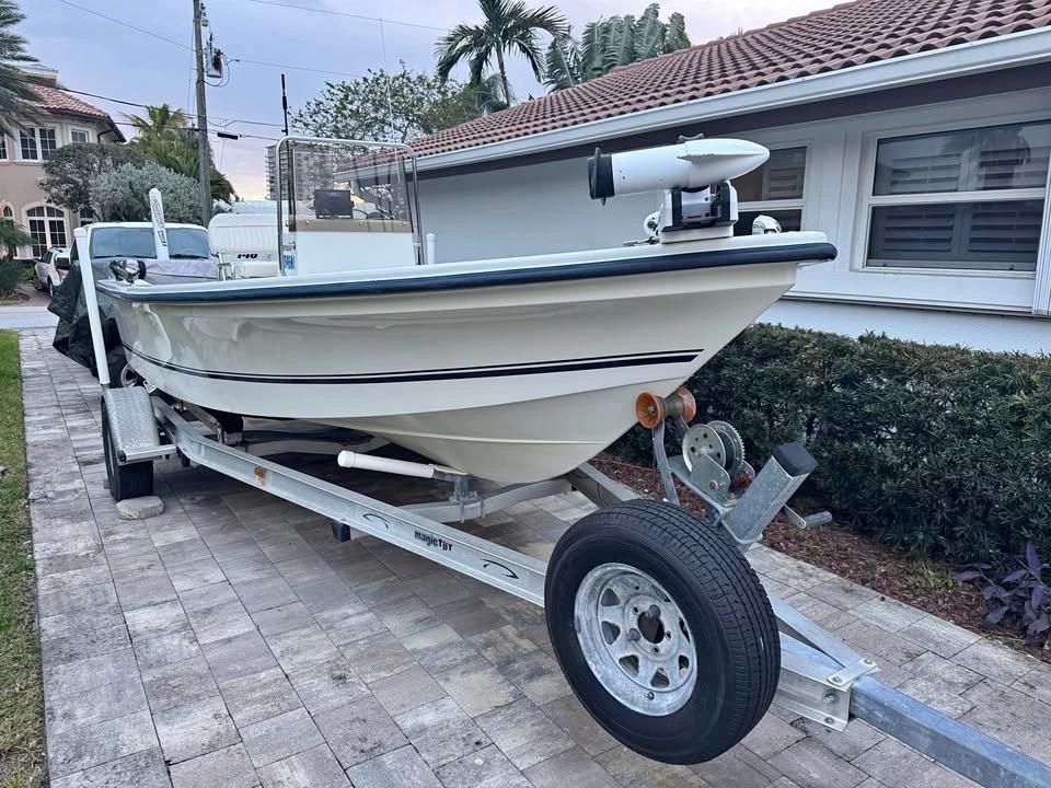 2003 Sea Boss Bay Boat