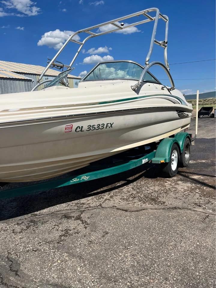 2001 Sea Ray 210 Sundeck