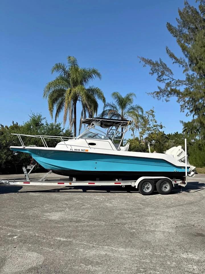 2005 Angler 26 Cuddy Cabin