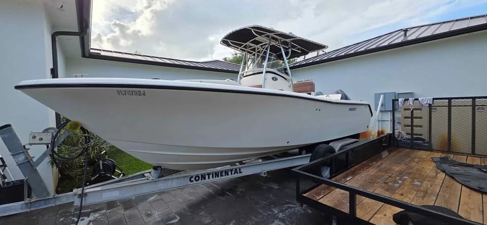 2006 Pursuit 2570 Open Fisherman