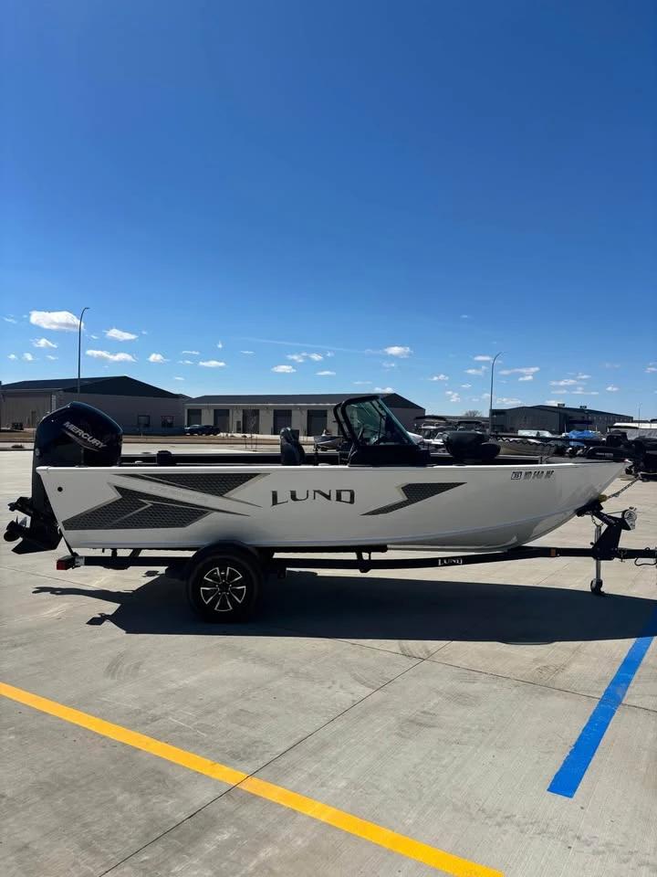 2025 Lund 1775 Adventurer Sport