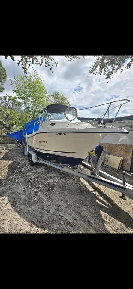 2004 Seaswirl Striper 2301