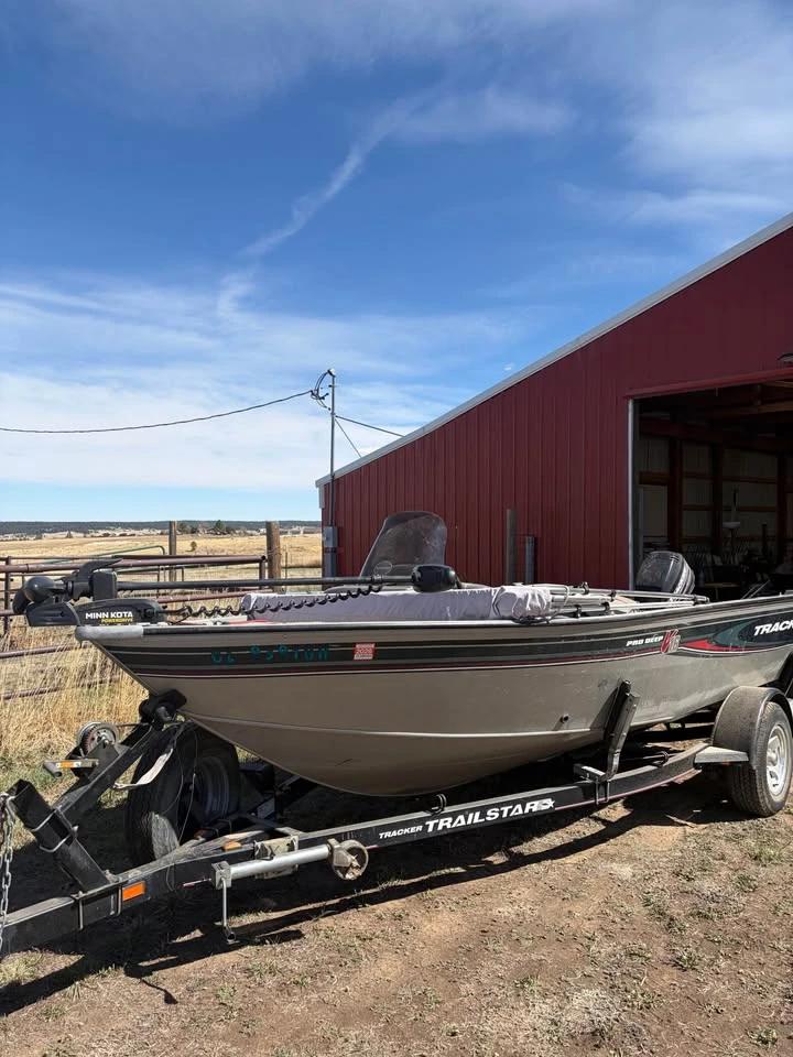 2003 Tracker Deep V 16