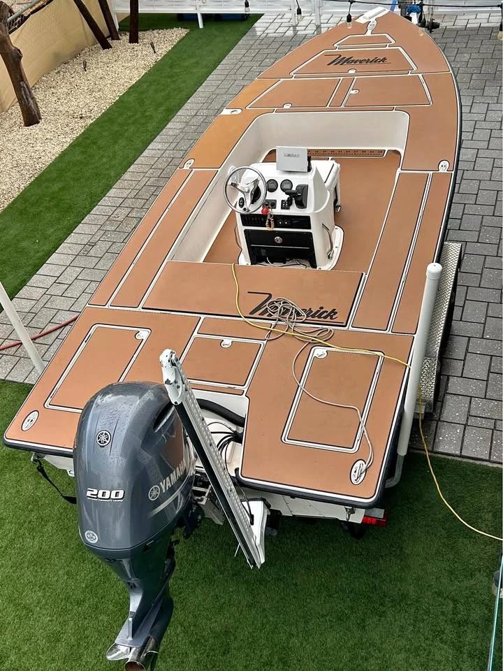 2003 Maverick Master Angler 21’