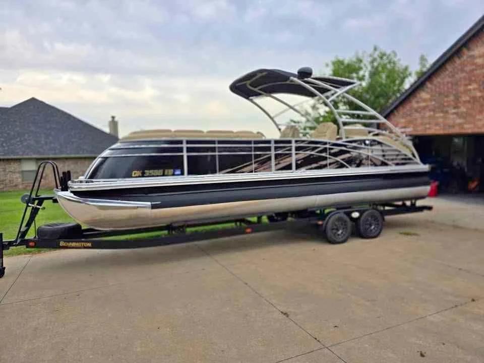 2013 Bennington Q2575