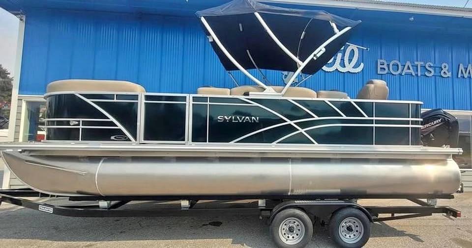 2025 Sylvan Pontoons 8522