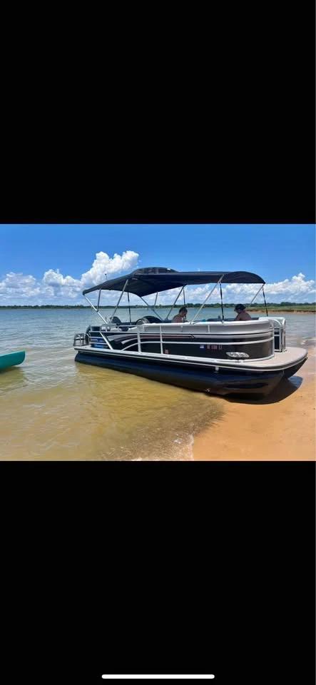 2023 Ranger Reata 223c