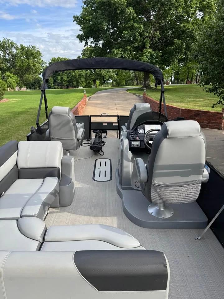 2022 Veranda Pontoon