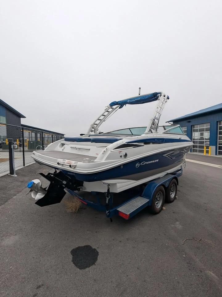 2021 Crownline 240ss ski boat 240 SS
