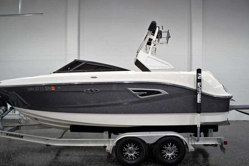 2018 Sea Ray slx-w 230 surf boat SLX-W 230