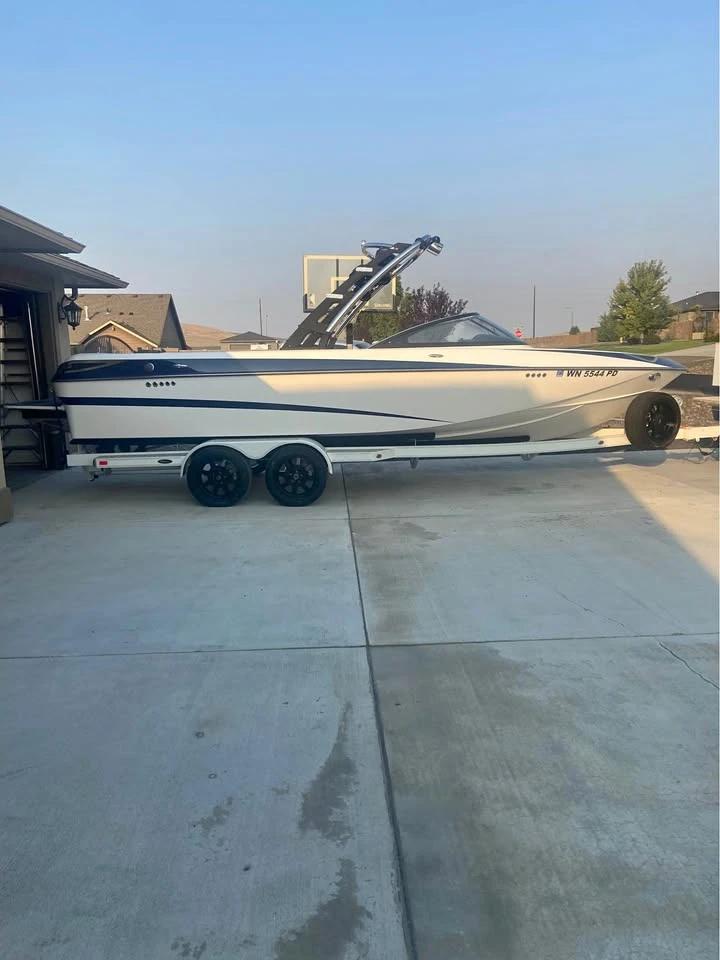 2010 Malibu wakesetter 247lsv