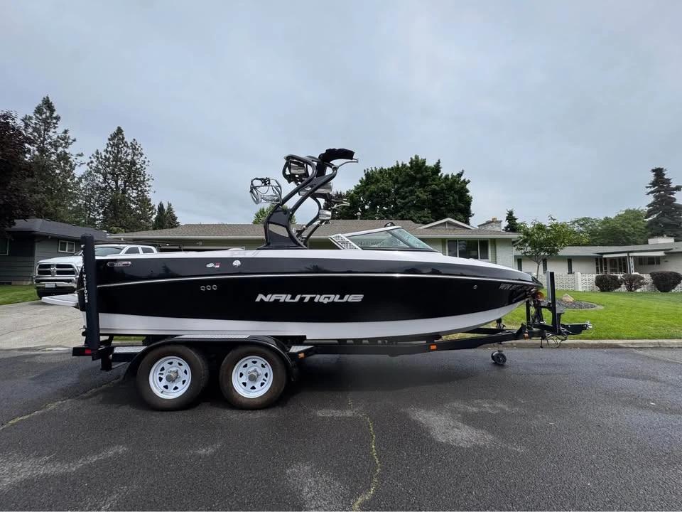 2009 Nautique 216 crossover te