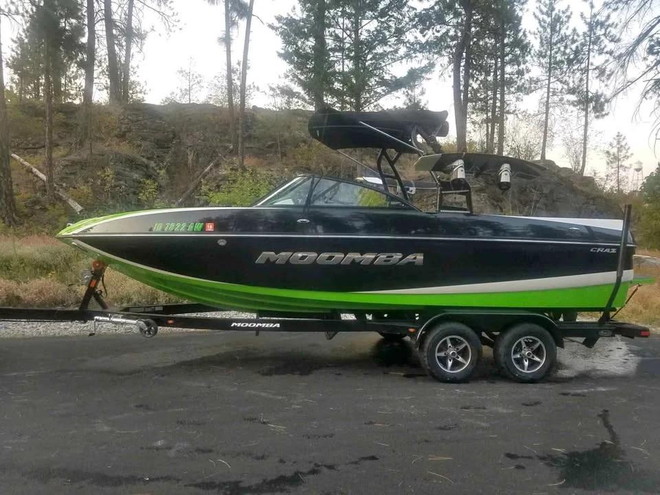 2016 Moomba Craze surf