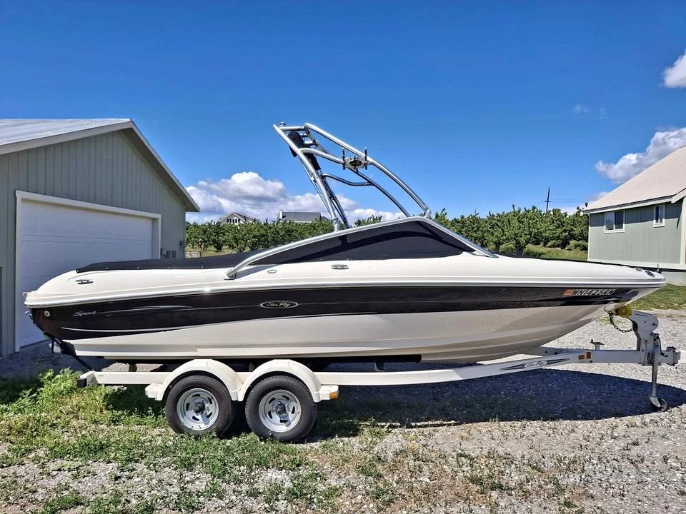 2005 SeaRay 200 200 Select