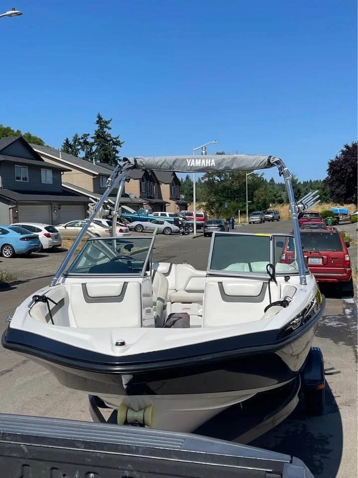 2015 Yamaha boat R190