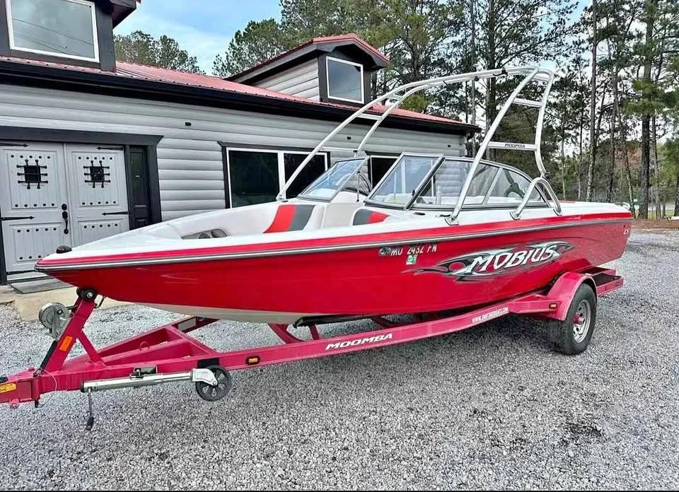 2005 Moomba Skier's