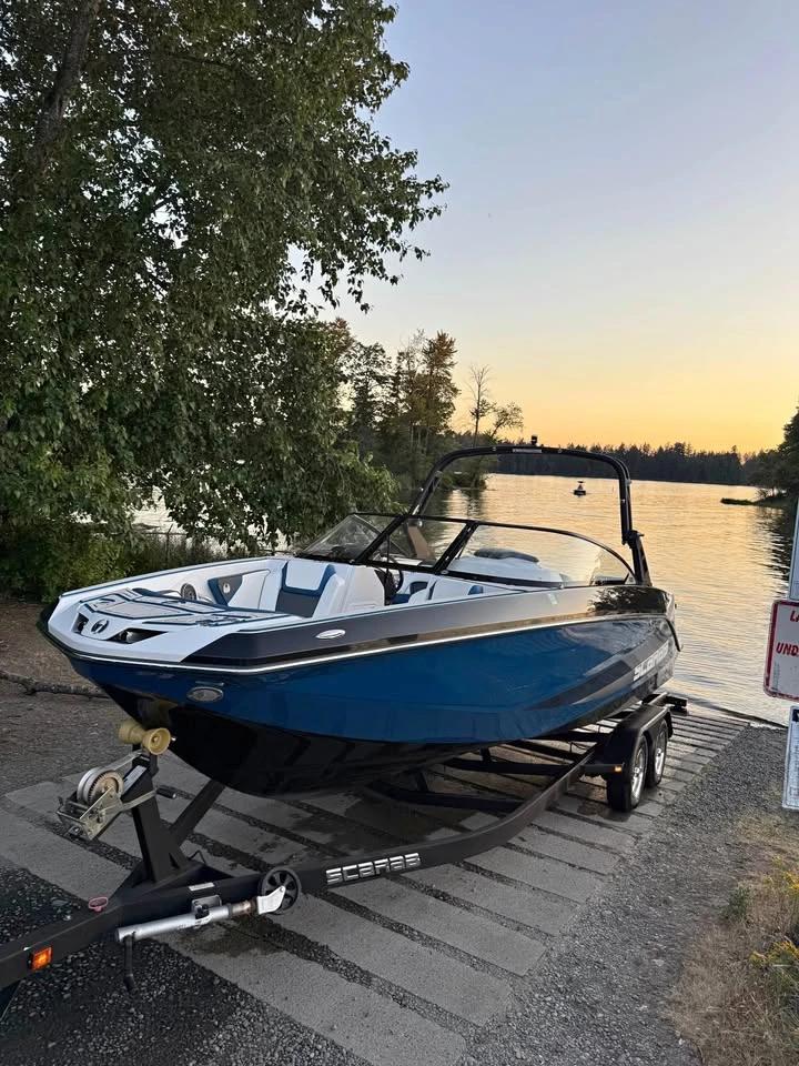 2019 Scarab 255 id