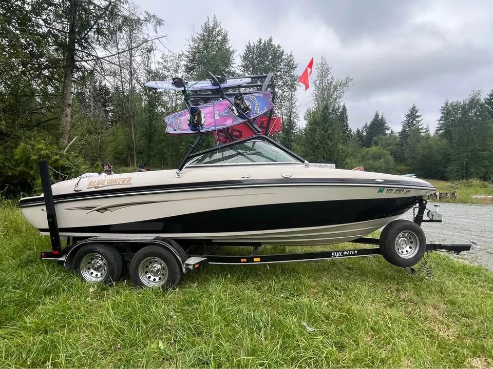 2000 Bluewater Shadow Ski boat
