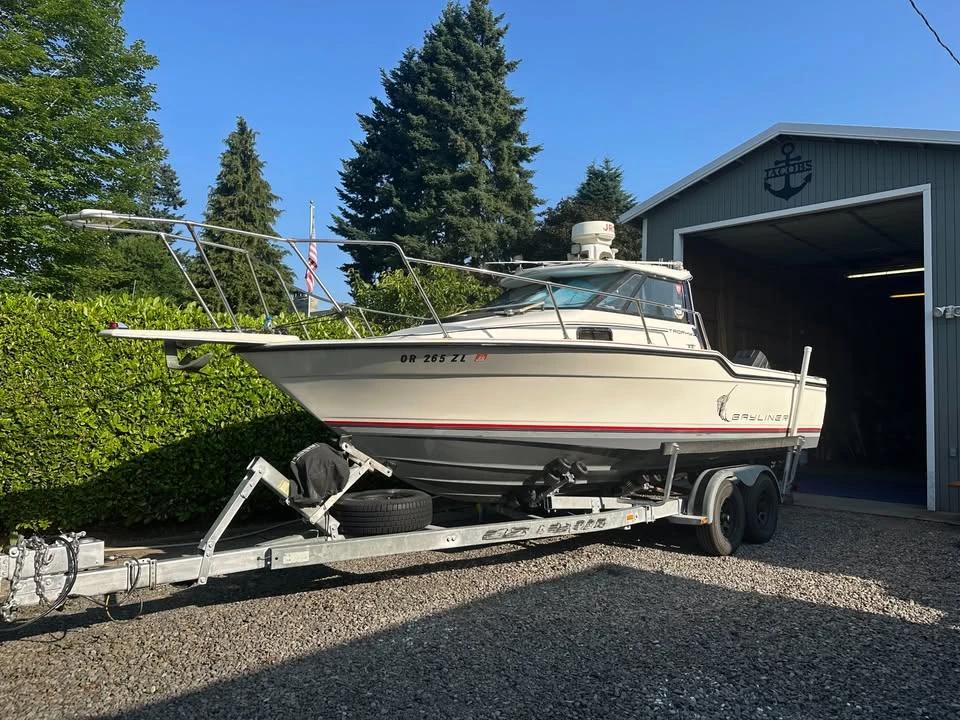 2002 22’ Bayliner Trophy Walkaround Trophy 2002 WA