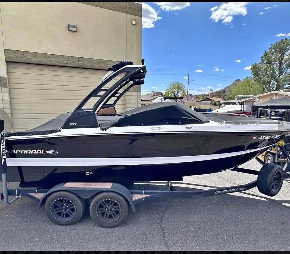 2023 Chaparral 247 SSX Black Edition