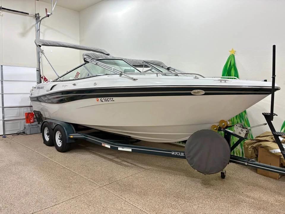 1999 Four Winns Horizon 240