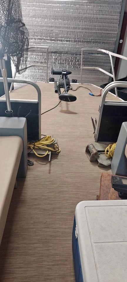 1997 24ft Pontoon Boat SunChaser 24