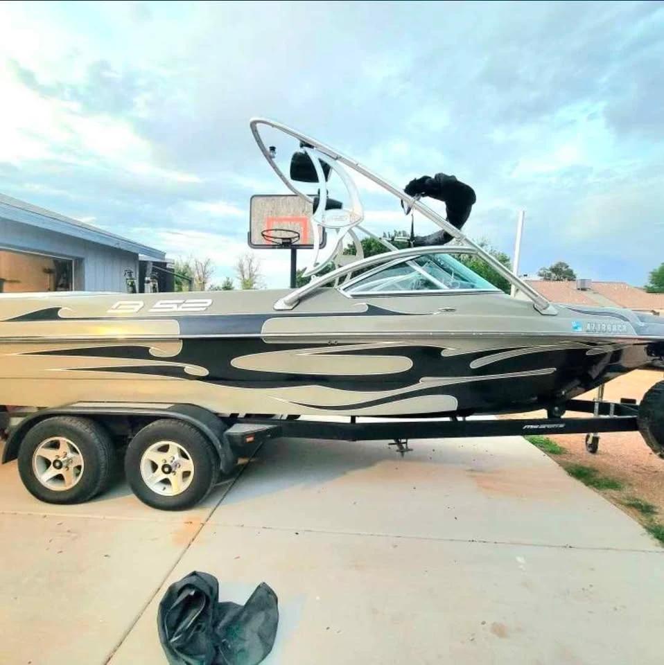 2007 MB Sport wakesurf boat b52
