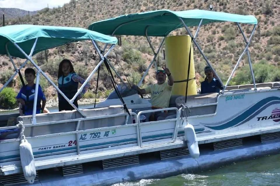 1996 Sun Tracker Party Barge 24 Party Barge 24 DL