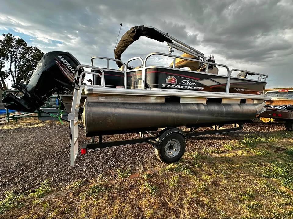 2018 SUN TRACKER Bass Buggy 18 DLX BASS BUGGY® 18 DLX