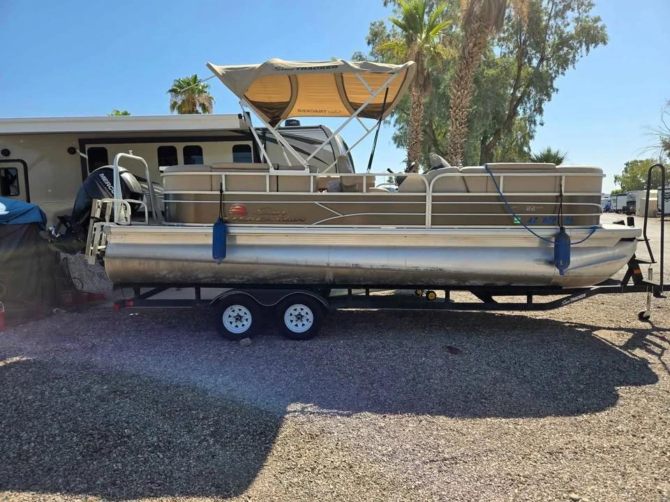 2018 2018 Sun Tracker Pontoon Boat Party Barge 18 DLX