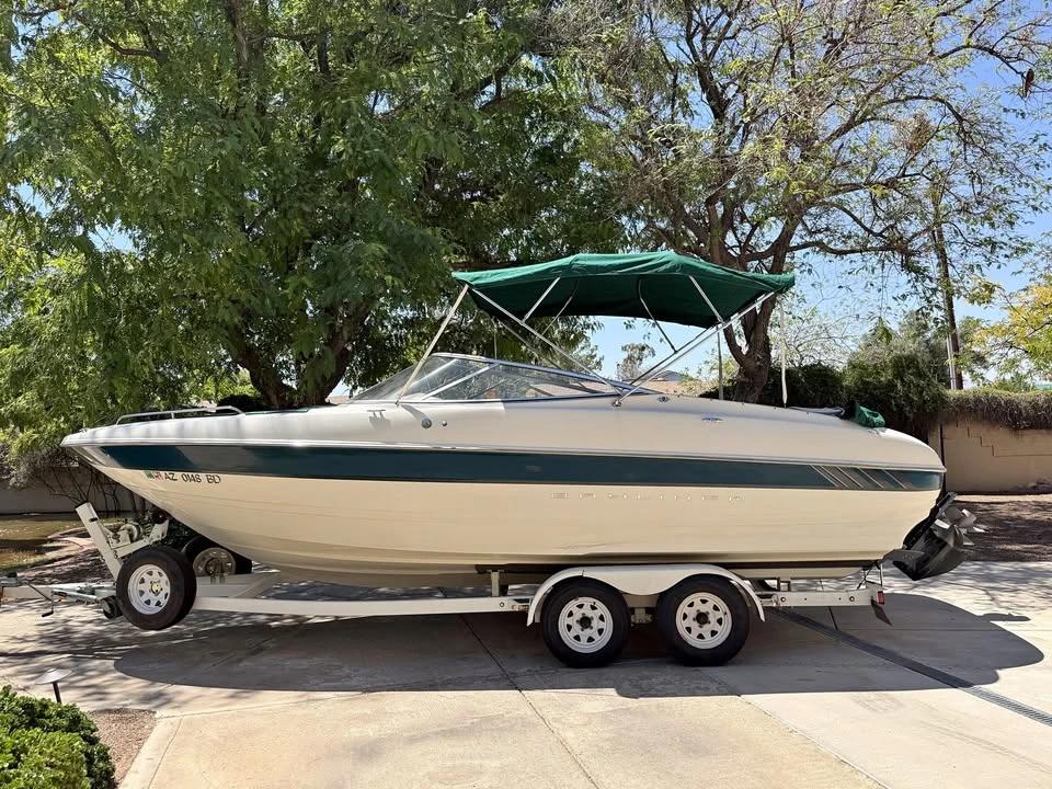 2000 Bayliner capri 2350