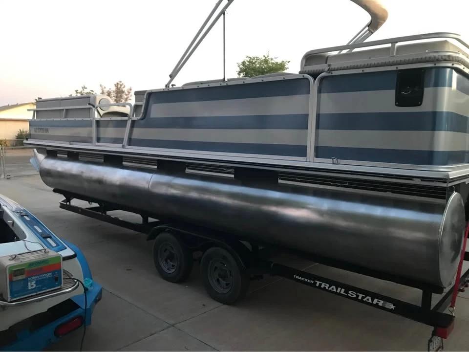 2000 Sun Tracker Party Barge 25
