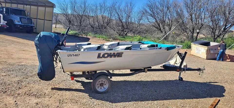 2015 Lowes fishing boat