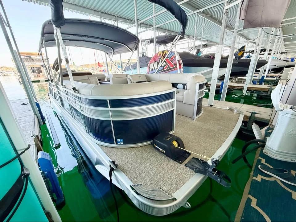 2019 Bennington 200HP 25 SSB