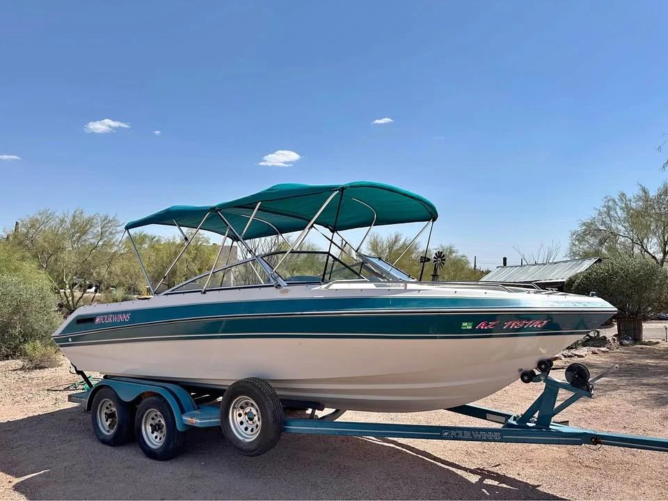 1992 Four Winns bowrider