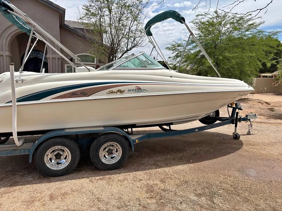 1998 Sea Ray Sundeck 210 boat