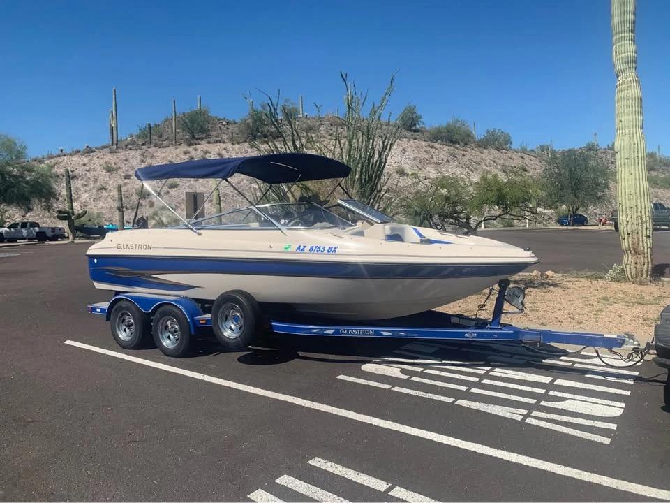 2004 Glastron gx 205
