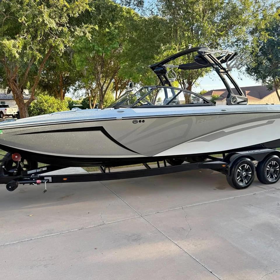 2018 Tige R23