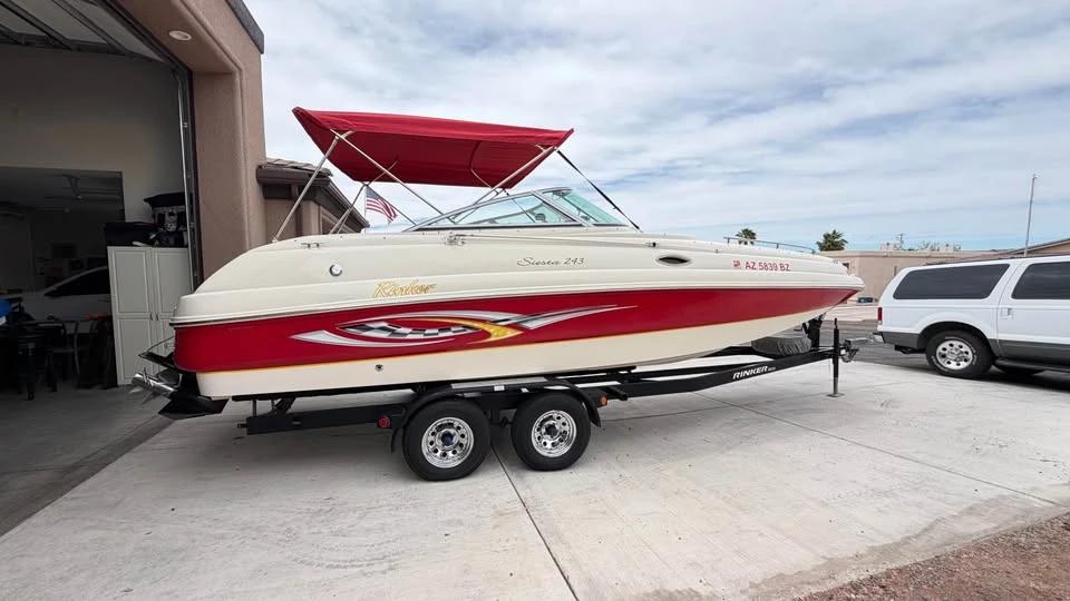 2002 Rinker siesta deck boat 243