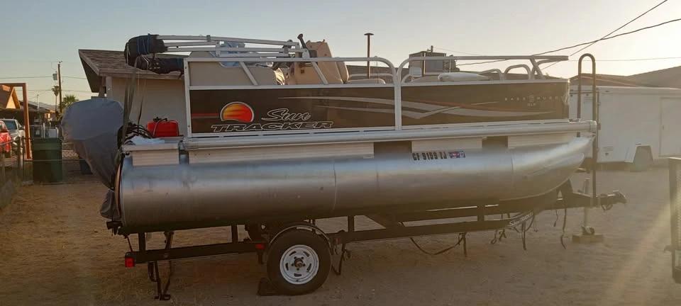 2014 SunTracker 16ft bass buggy dlx 16 dlx 16